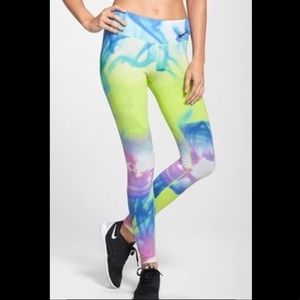 Nike legendary Epic Luxe Lava Colorful Leggings